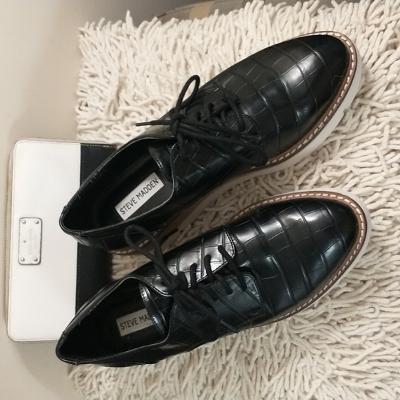 Steve Madden Black Loafers - Picture 2 of 13